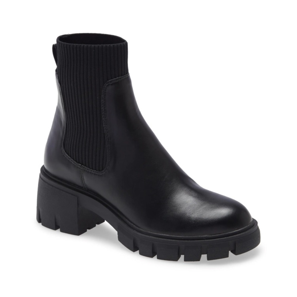 Black platform Boots size 7 NWT